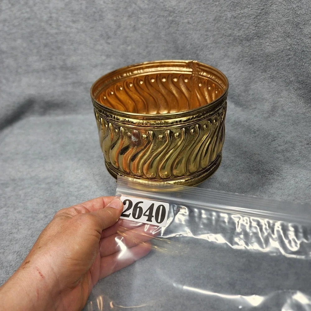 Vintage Brass Footed Pedestal Bowl Lion Paw Feet Baroque Rococo Gold Tone Decor